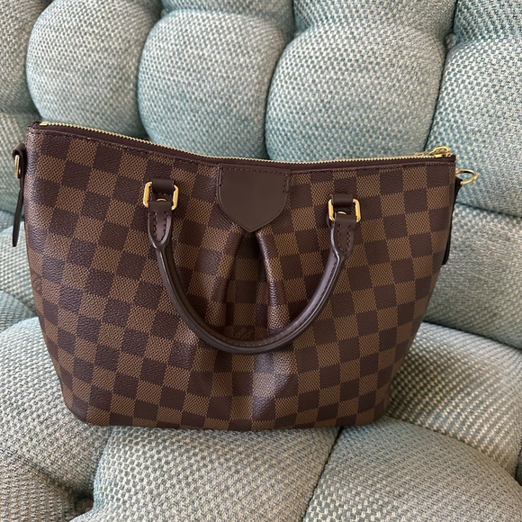 HOST PICK🔥🔥🔥Authentic Louis Vuitton box, dust bag included - Picture 10 of 11